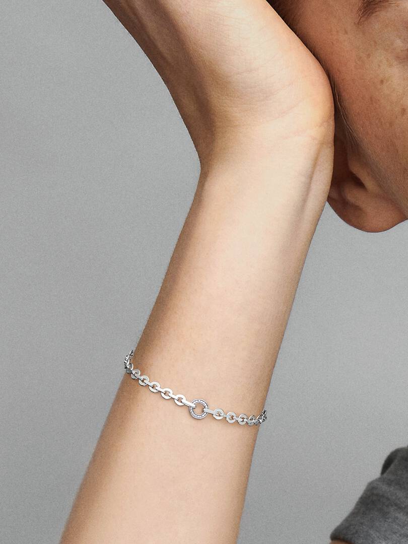 Bracciale cerchio pavè.      592777C01