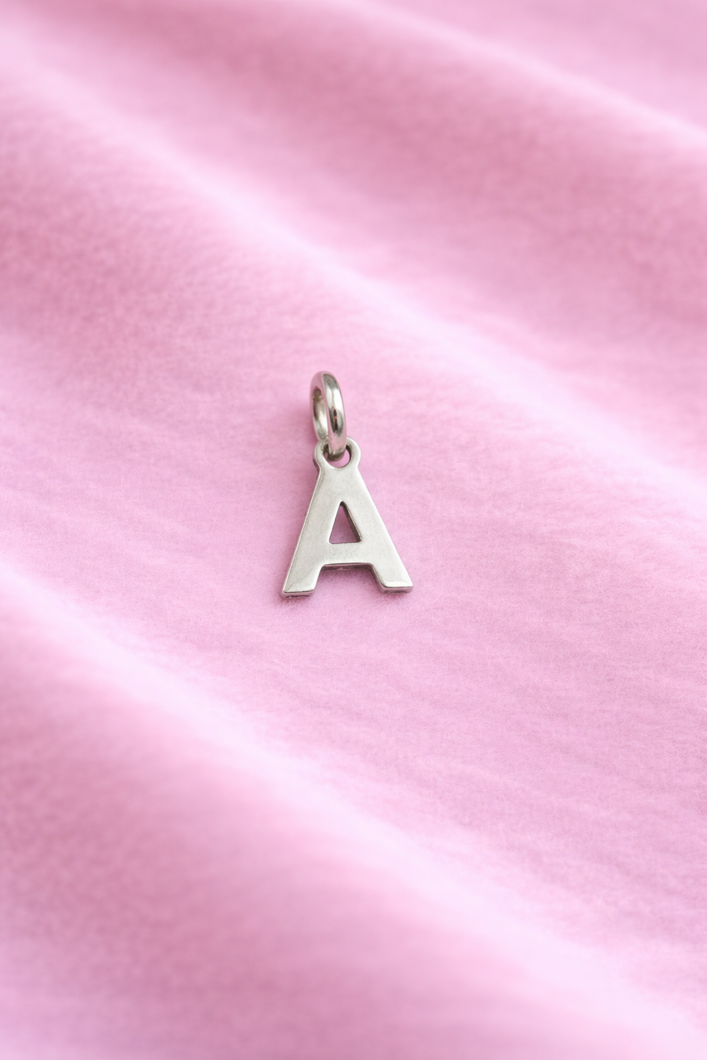 Simbolo per collana componibile, Lettera A