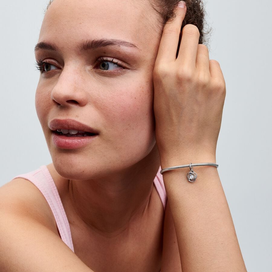 Charm Cerchio Eterno Madreperla Giugno.     793125C06